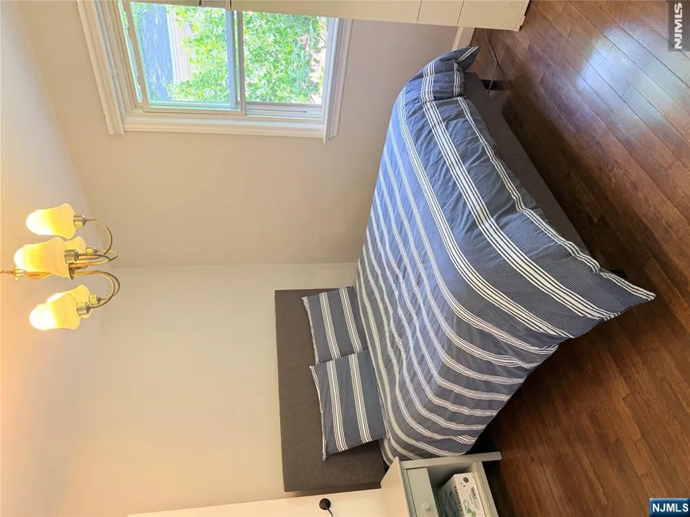 180 Orchard Street Allendale, NJ 07401