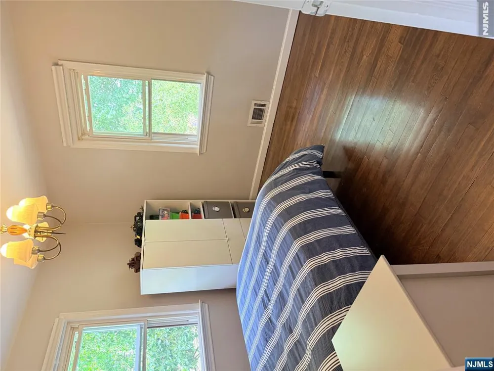 180 Orchard Street Allendale, NJ 07401