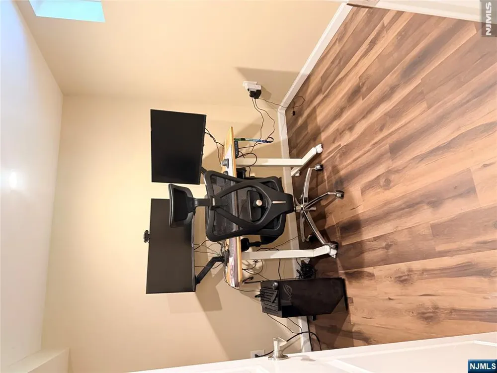 180 Orchard Street Allendale, NJ 07401