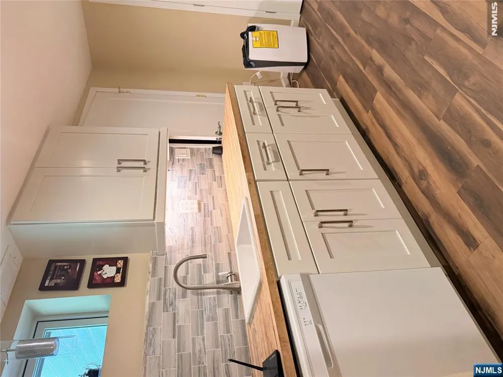 180 Orchard Street Allendale, NJ 07401