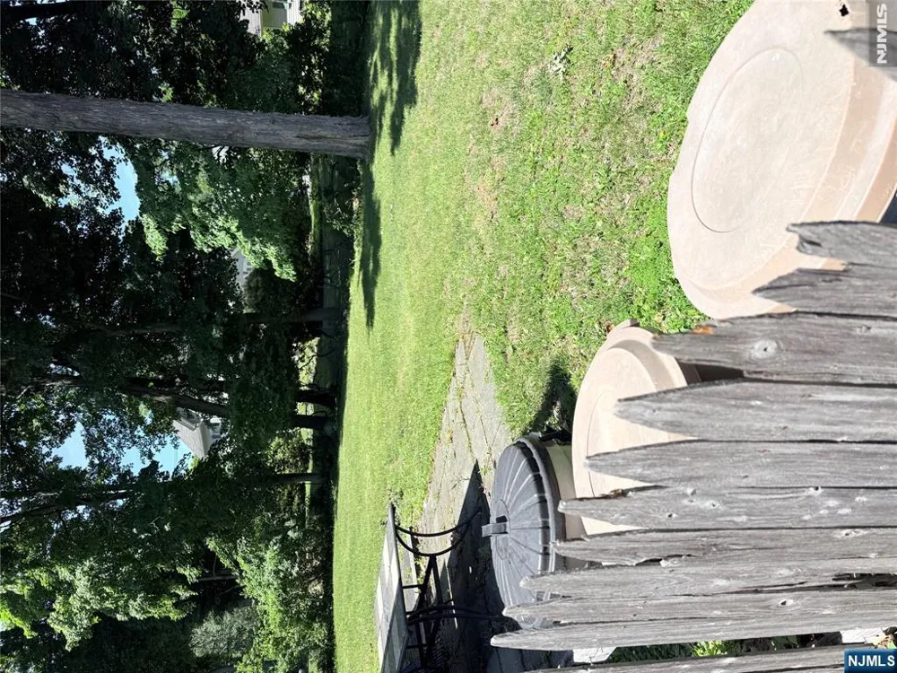 180 Orchard Street Allendale, NJ 07401