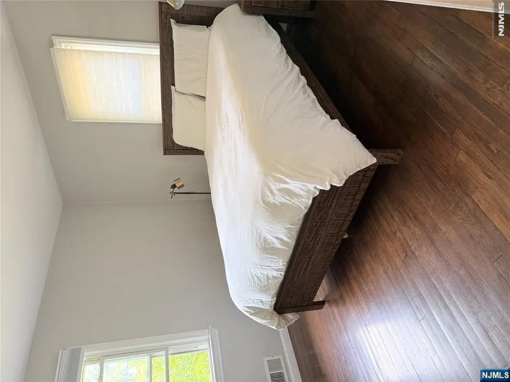 180 Orchard Street Allendale, NJ 07401