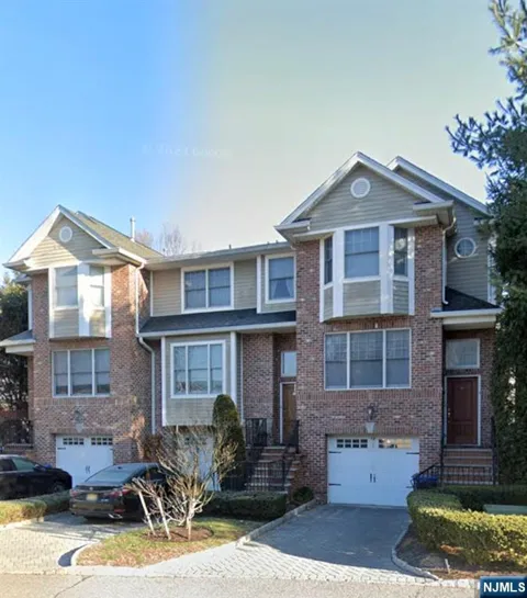 15 Cobblestone Way 15