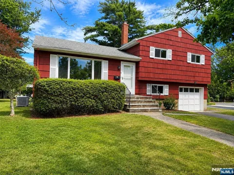 6 Rose Court