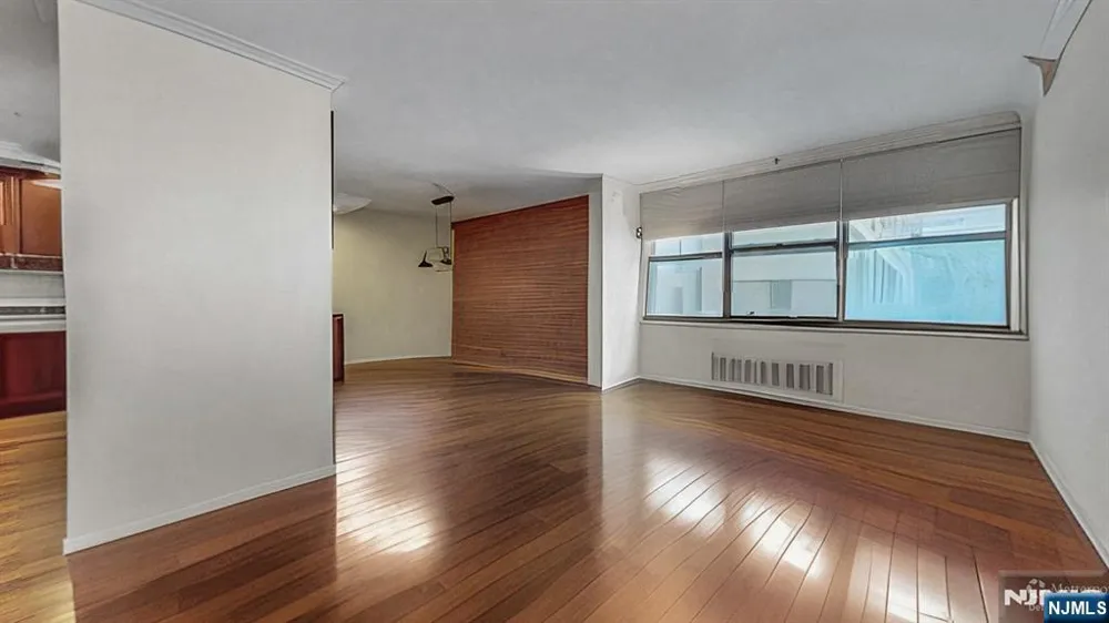 7002 JFK Blvd E 11A Guttenberg, NJ 07093