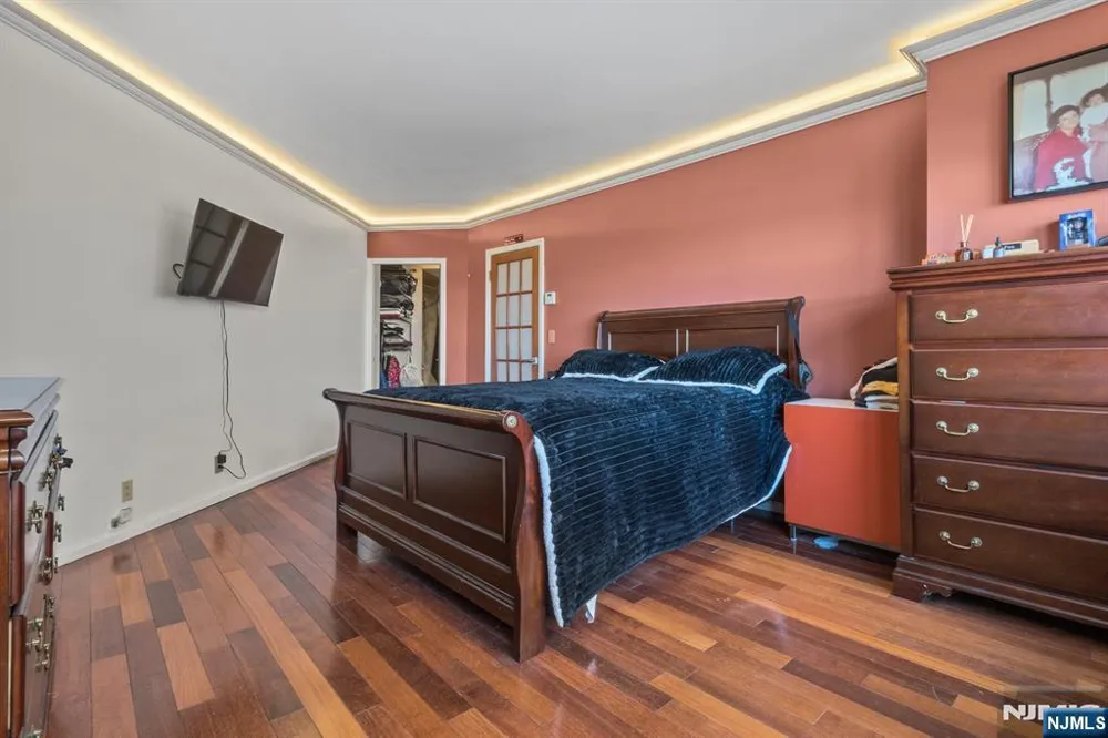 7002 JFK Blvd E 11A Guttenberg, NJ 07093