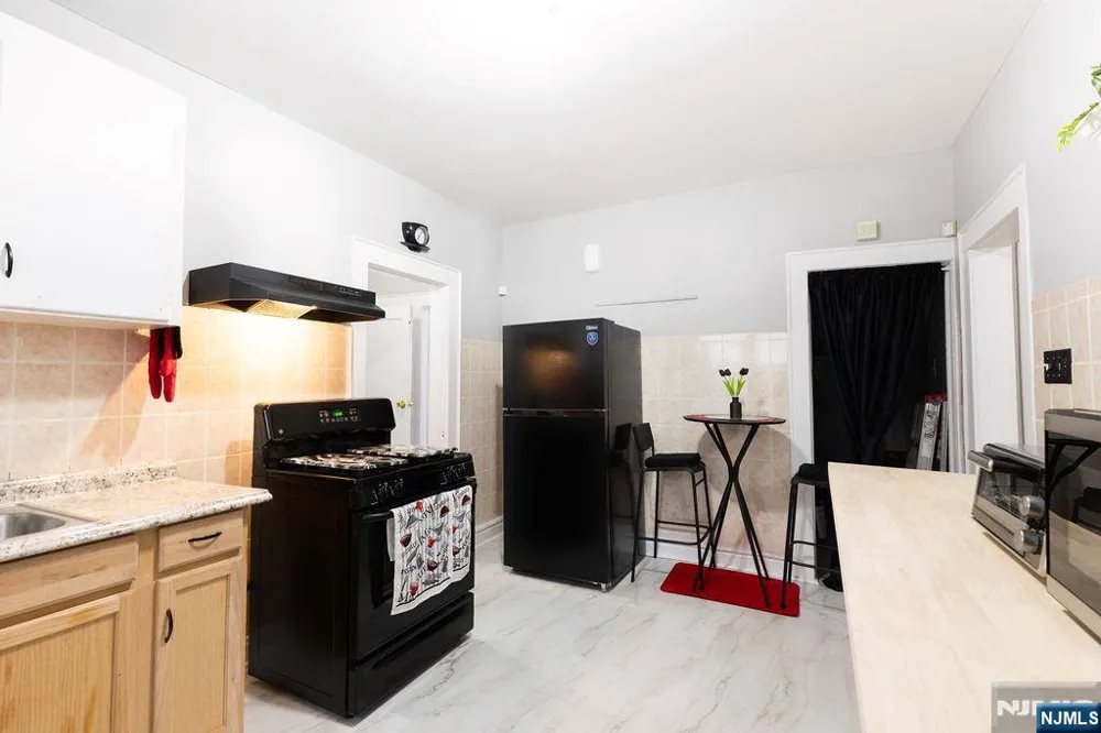 40-42 Harding Terrace Newark, NJ 07112