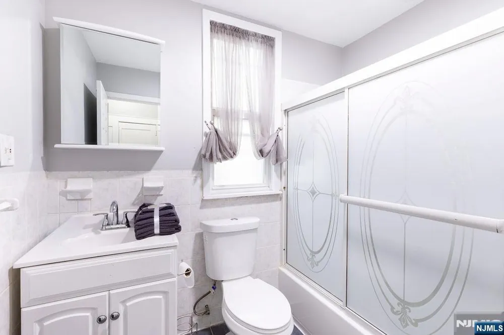 40-42 Harding Terrace Newark, NJ 07112