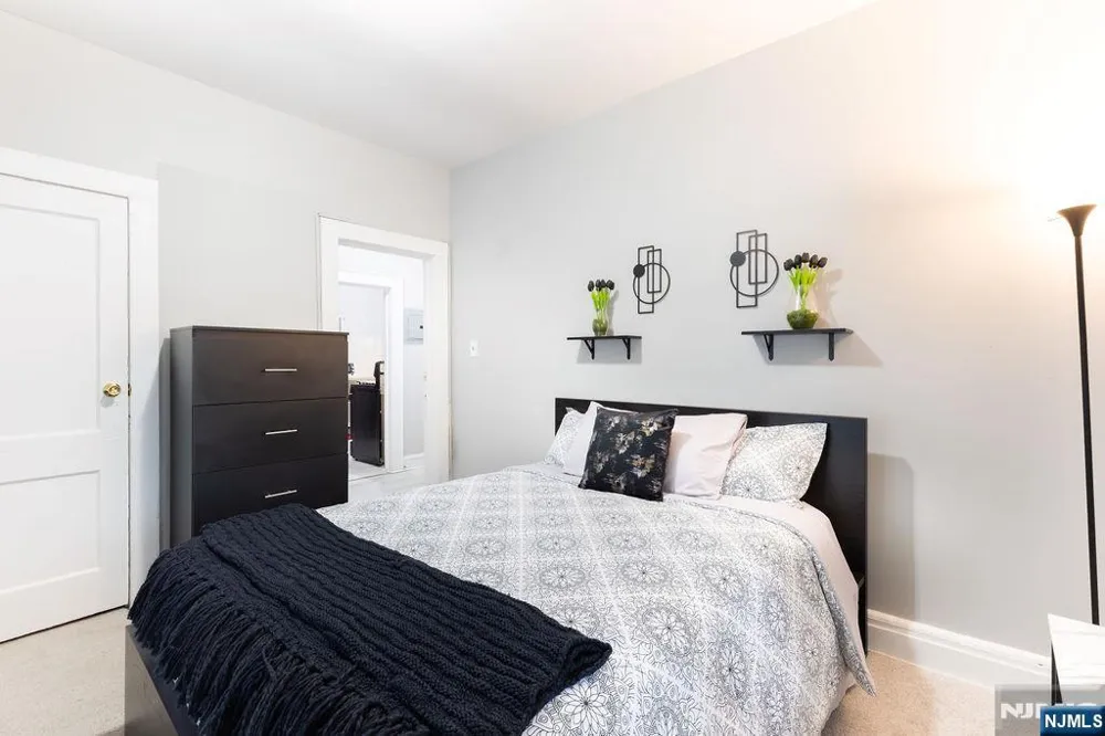 40-42 Harding Terrace Newark, NJ 07112