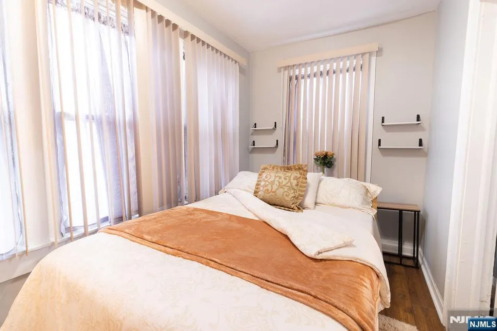 40-42 Harding Terrace Newark, NJ 07112