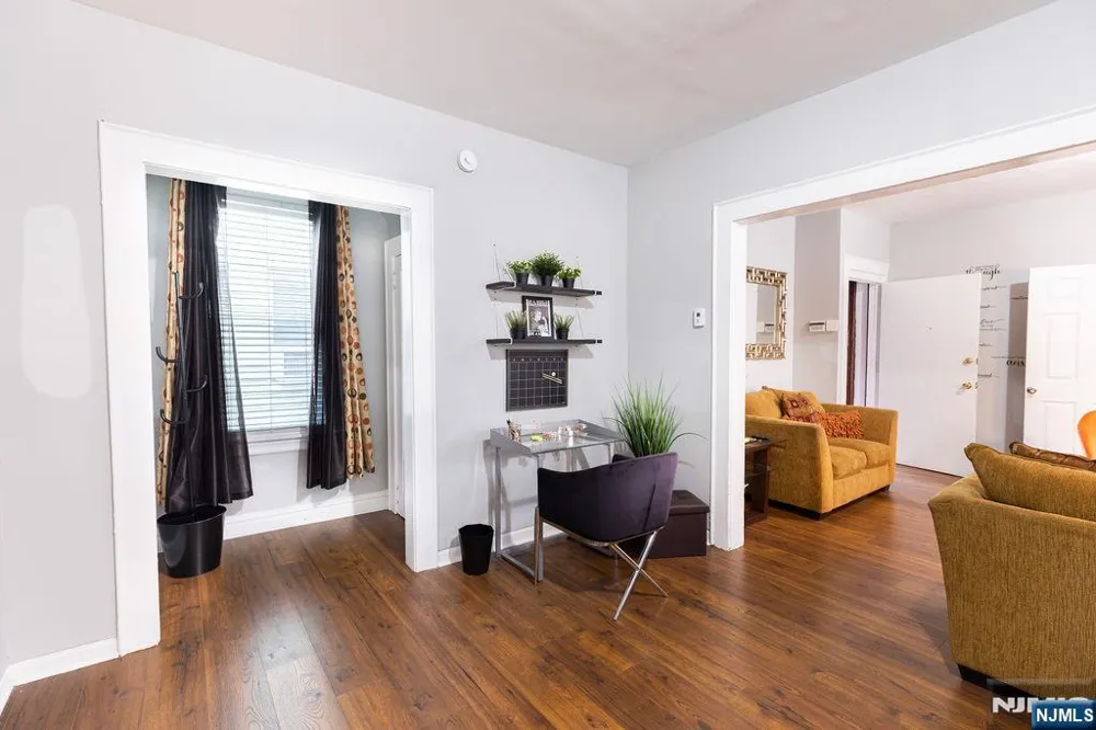 40-42 Harding Terrace Newark, NJ 07112