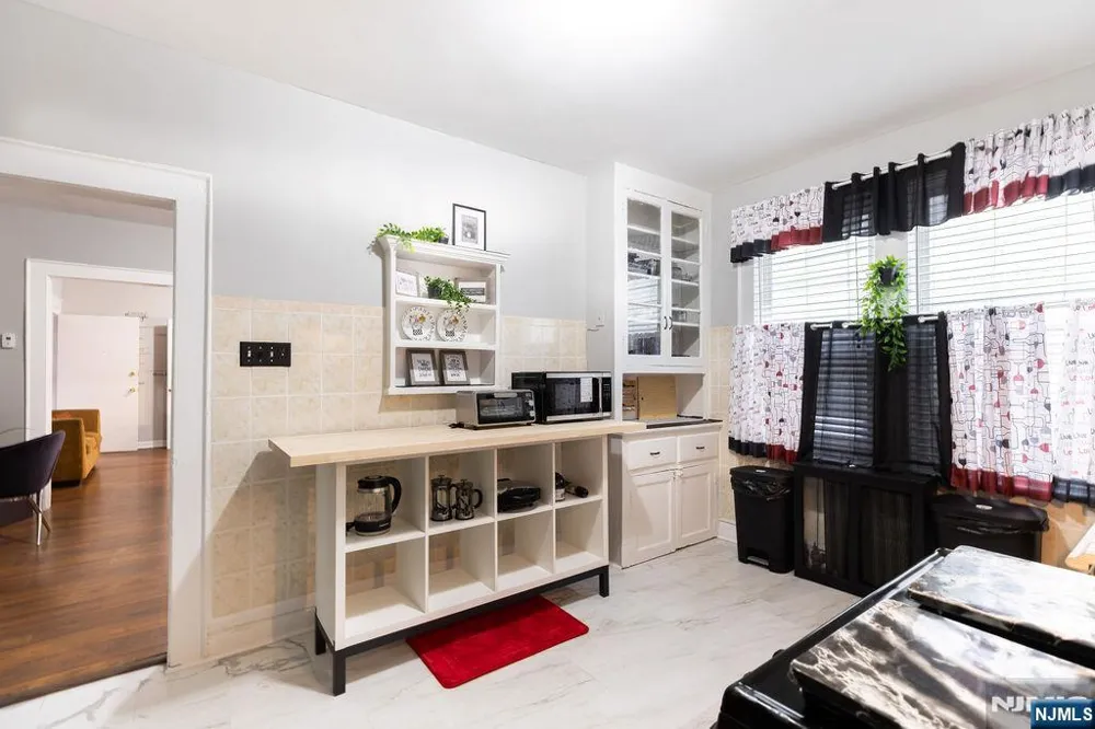 40-42 Harding Terrace Newark, NJ 07112