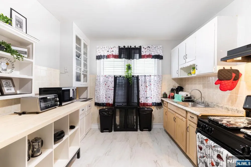 40-42 Harding Terrace Newark, NJ 07112