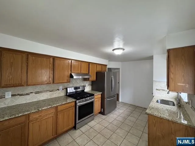 125 Princeton Place 1 Palisades Park, NJ 07650