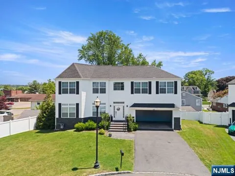 28 Lamb Court
