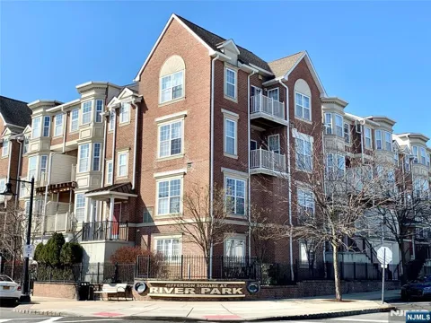 200 Dey Street 247