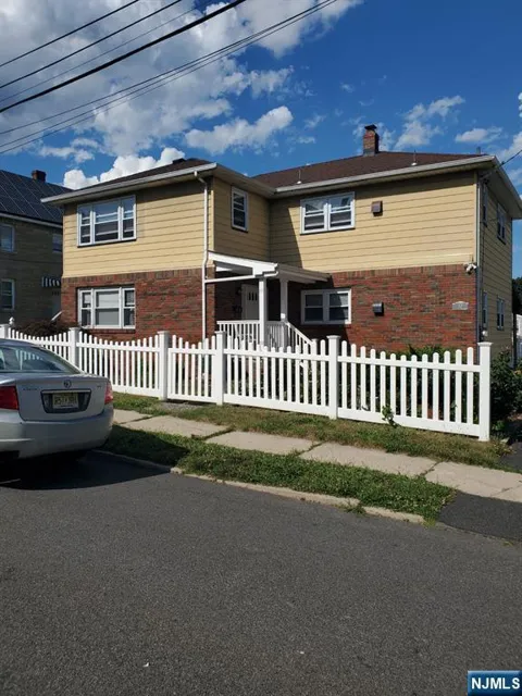 32 Harding Court 2