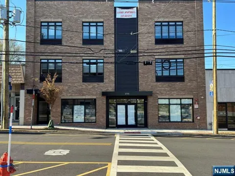 205-211 Stuyvesant Avenue 302