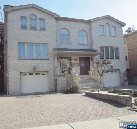 456 Glen Avenue A