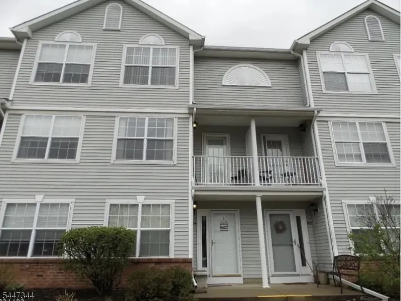 304 Mercer Ct #304 Unit 304 Independence, NJ 07840