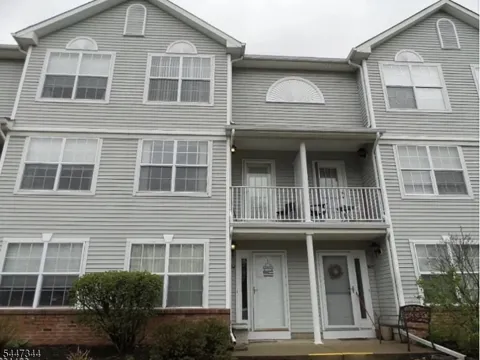 304 Mercer Ct #304 Unit 304