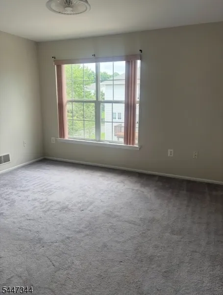 304 Mercer Ct #304 Unit 304 Independence, NJ 07840