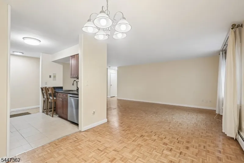 135 S Maple Ave #143B Unit 143B Ridgewood Village, NJ 07450