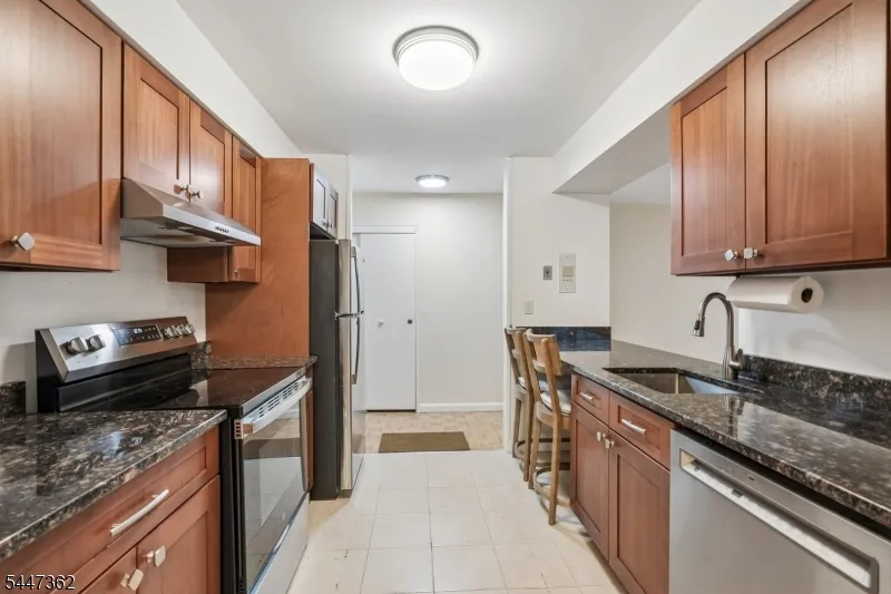 135 S Maple Ave #143B Unit 143B Ridgewood Village, NJ 07450