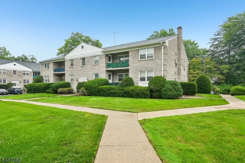 135 S Maple Ave #143B Unit 143B Ridgewood Village, NJ 07450