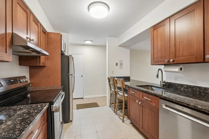 135 S Maple Ave #143B Unit 143B Ridgewood Village, NJ 07450