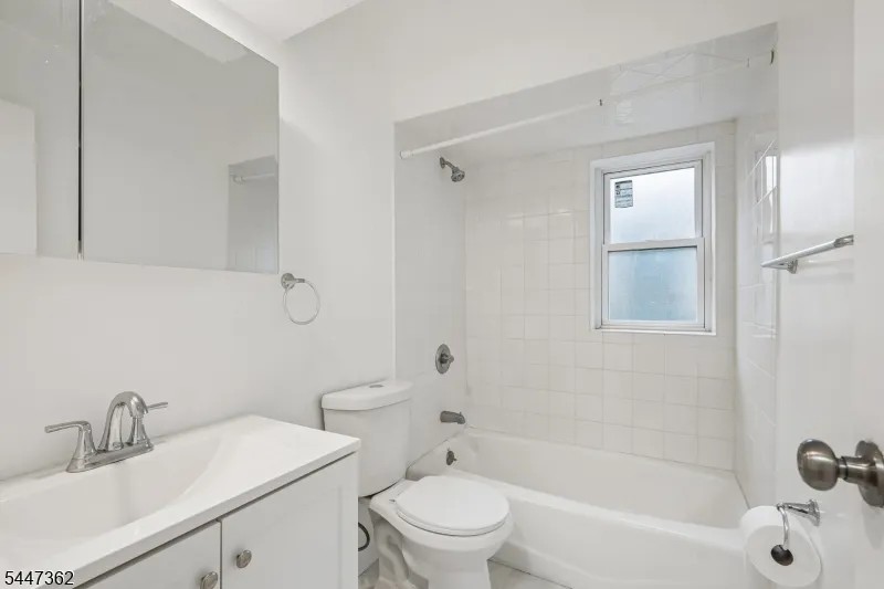 135 S Maple Ave #143B Unit 143B Ridgewood Village, NJ 07450