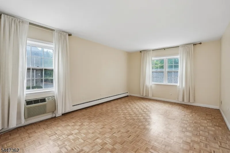 135 S Maple Ave #143B Unit 143B Ridgewood Village, NJ 07450