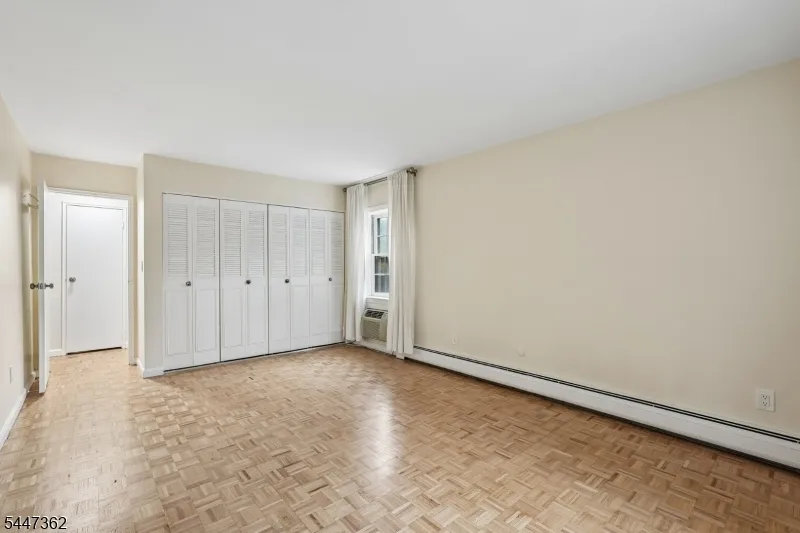 135 S Maple Ave #143B Unit 143B Ridgewood Village, NJ 07450