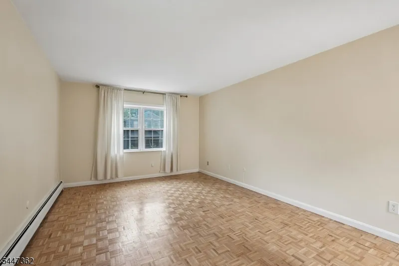 135 S Maple Ave #143B Unit 143B Ridgewood Village, NJ 07450
