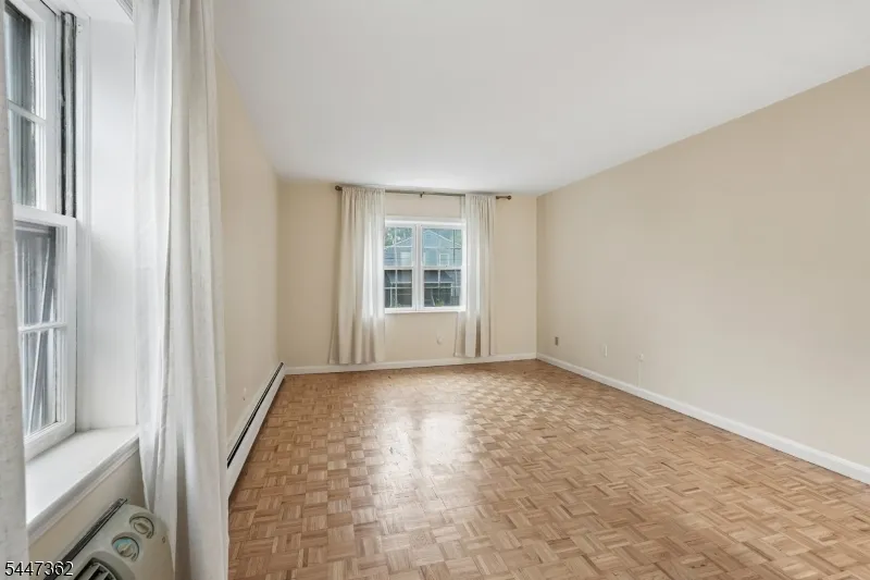 135 S Maple Ave #143B Unit 143B Ridgewood Village, NJ 07450