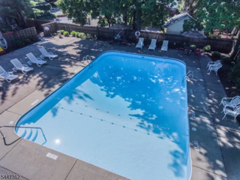 135 S Maple Ave #143B Unit 143B Ridgewood Village, NJ 07450