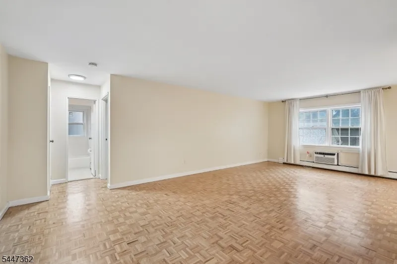135 S Maple Ave #143B Unit 143B Ridgewood Village, NJ 07450