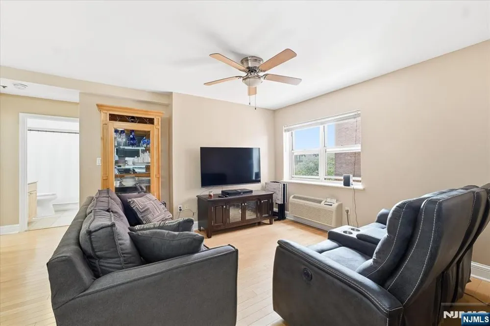 70 S Munn Avenue 408 East Orange, NJ 07018