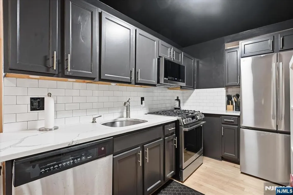 70 S Munn Avenue 408 East Orange, NJ 07018