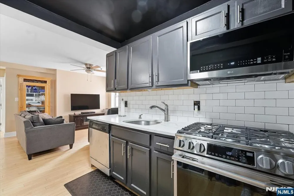 70 S Munn Avenue 408 East Orange, NJ 07018