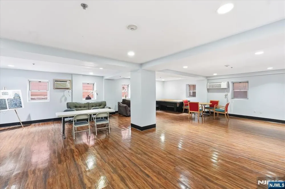 70 S Munn Avenue 408 East Orange, NJ 07018