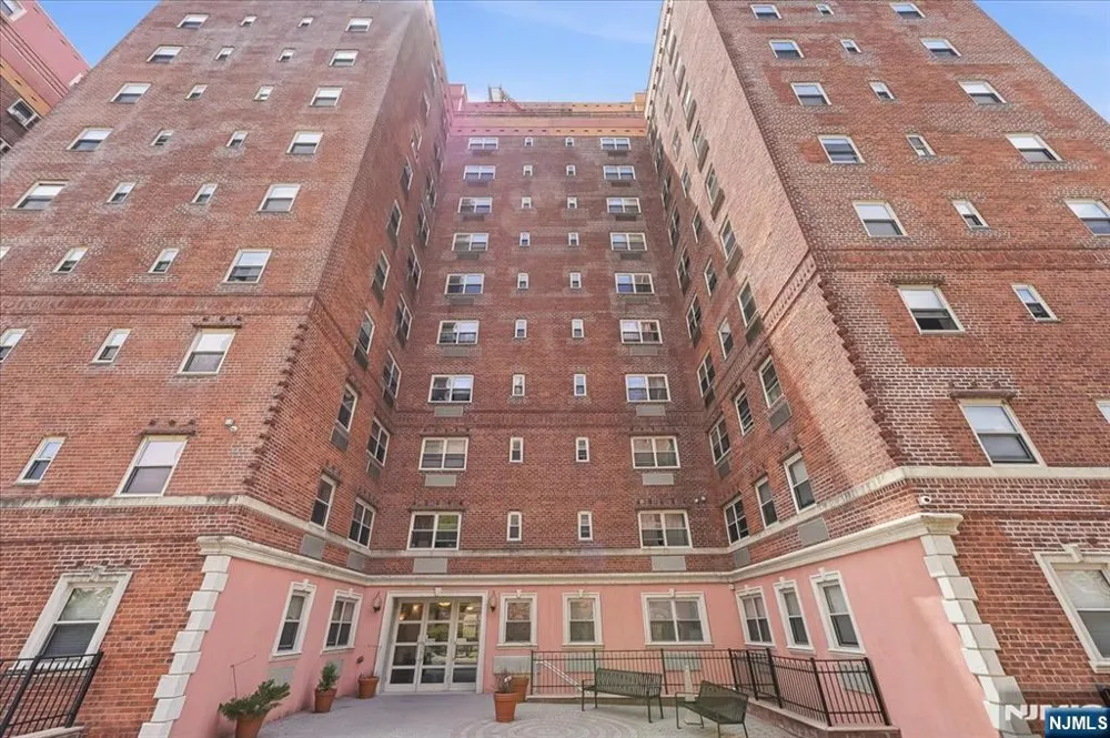 70 S Munn Avenue 408 East Orange, NJ 07018