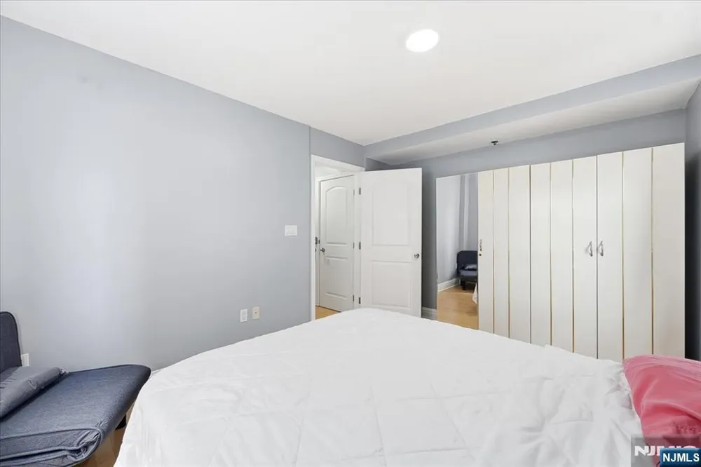 70 S Munn Avenue 408 East Orange, NJ 07018