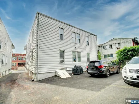 147 Huntington Terrace 143