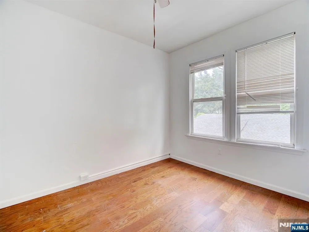 147 Huntington Terrace 143 Newark, NJ 07112
