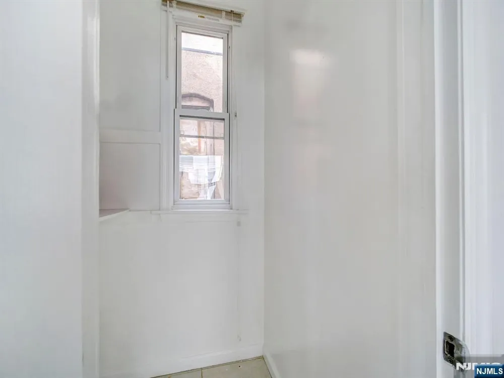 147 Huntington Terrace 143 Newark, NJ 07112