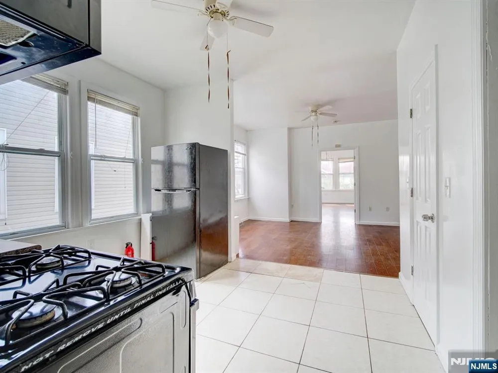 147 Huntington Terrace 143 Newark, NJ 07112
