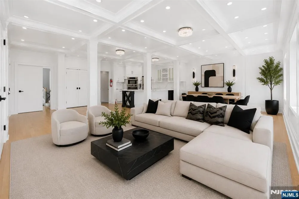 1080 River Road Edgewater, NJ 07020