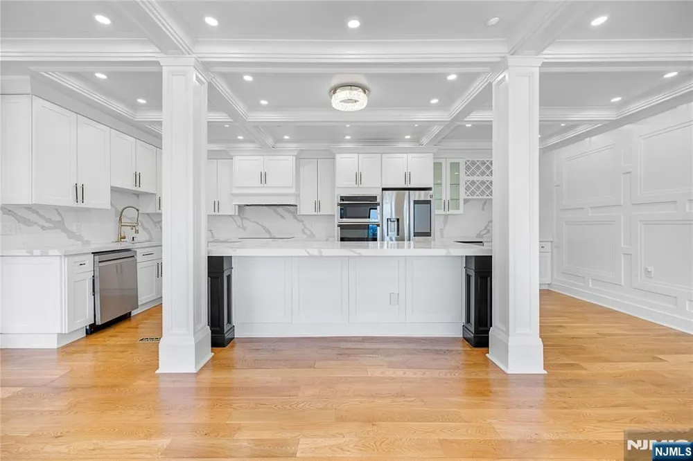 1080 River Road Edgewater, NJ 07020