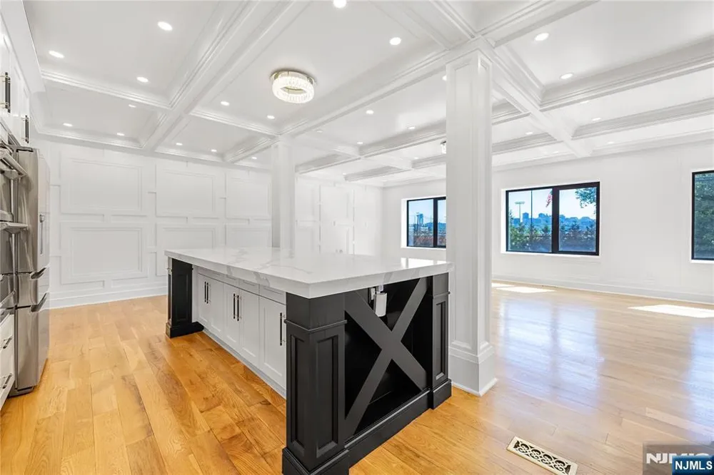 1080 River Road Edgewater, NJ 07020